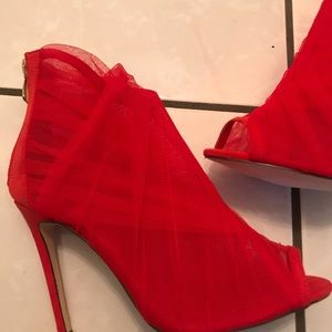 Unique Red Lace Veil Red Shoe Size 6.5